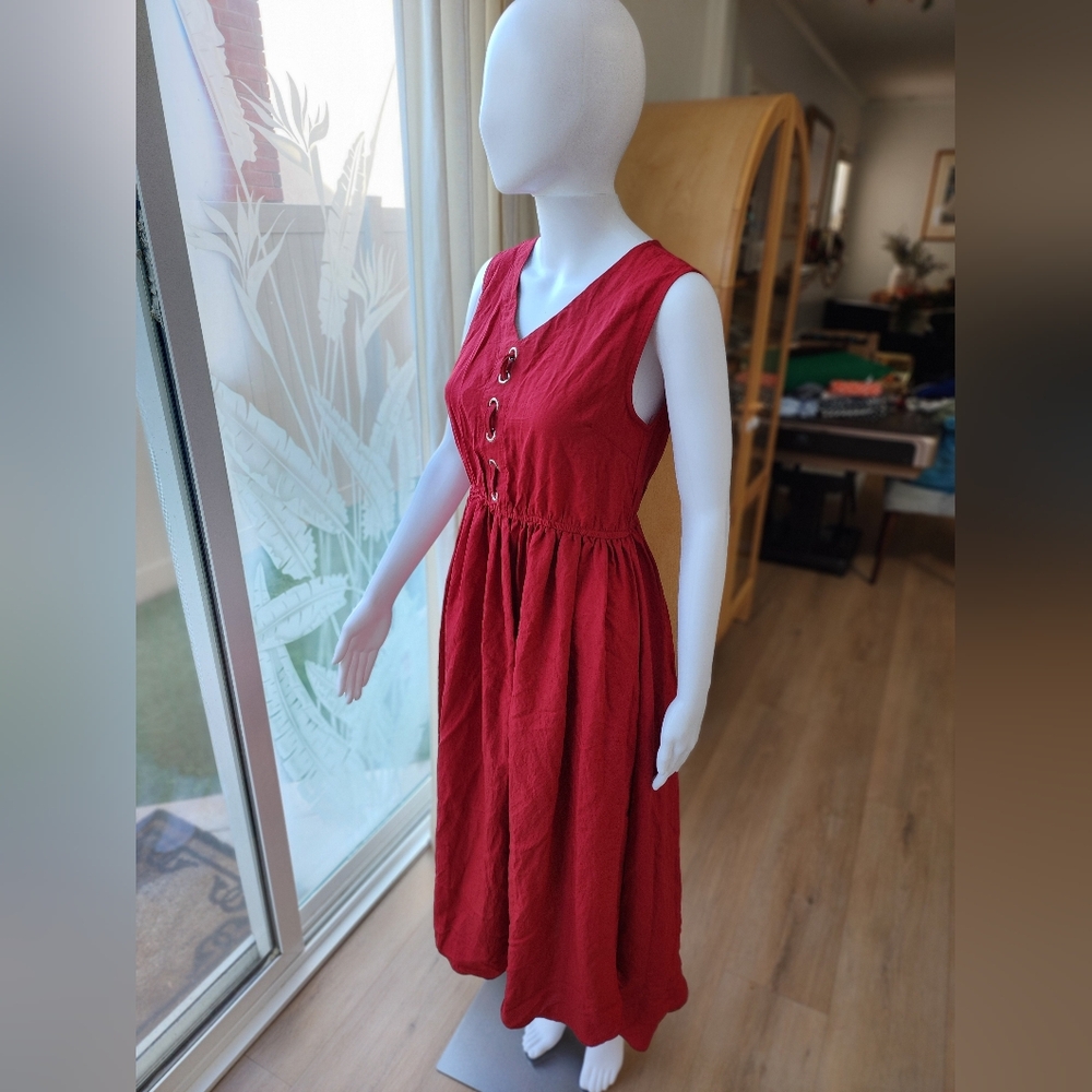 Red Sleeveless Button-Down Dress